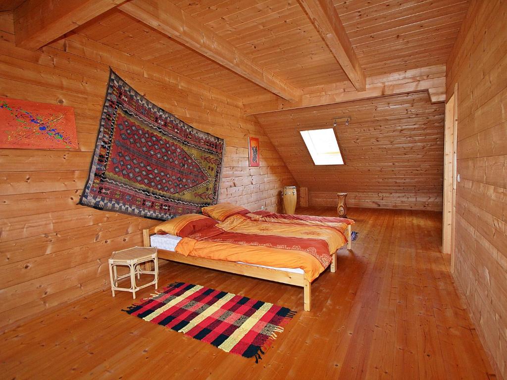 Postel nebo postele na pokoji v ubytování Holiday Home Haus Fries by Interhome