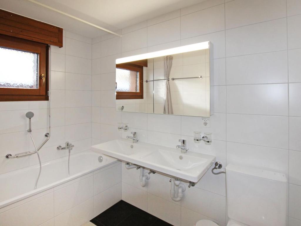 Koupelna v ubytování Apartment Pigne 1 by Interhome