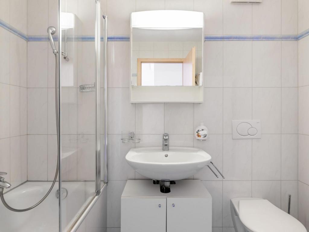 Koupelna v ubytování Apartment Vasco de Gama B8-R by Interhome