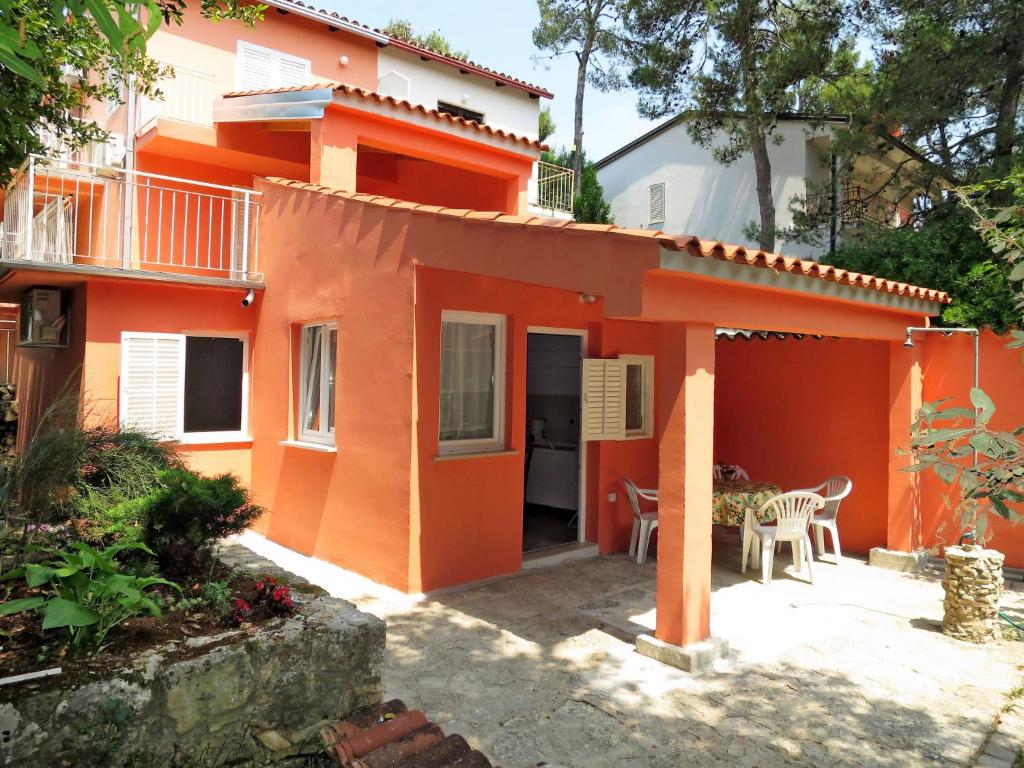 Apartment Pineta-1 by Interhome