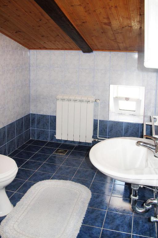 Kúpeľňa v ubytovaní Apartment Lukeni-1 by Interhome