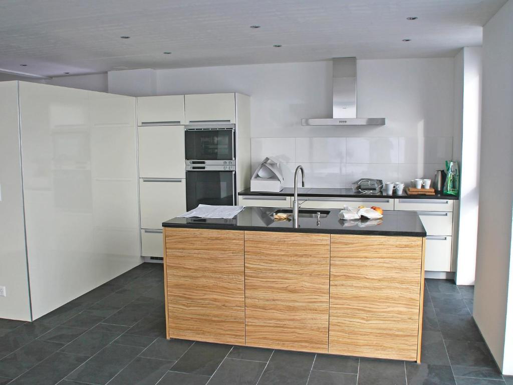Kuchyň nebo kuchyňský kout v ubytování Apartment Melina by Interhome