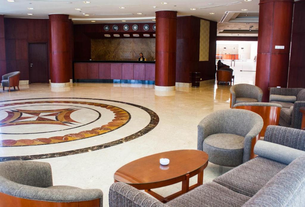 Posezení v ubytování Beau Site Belle Vue Hotel