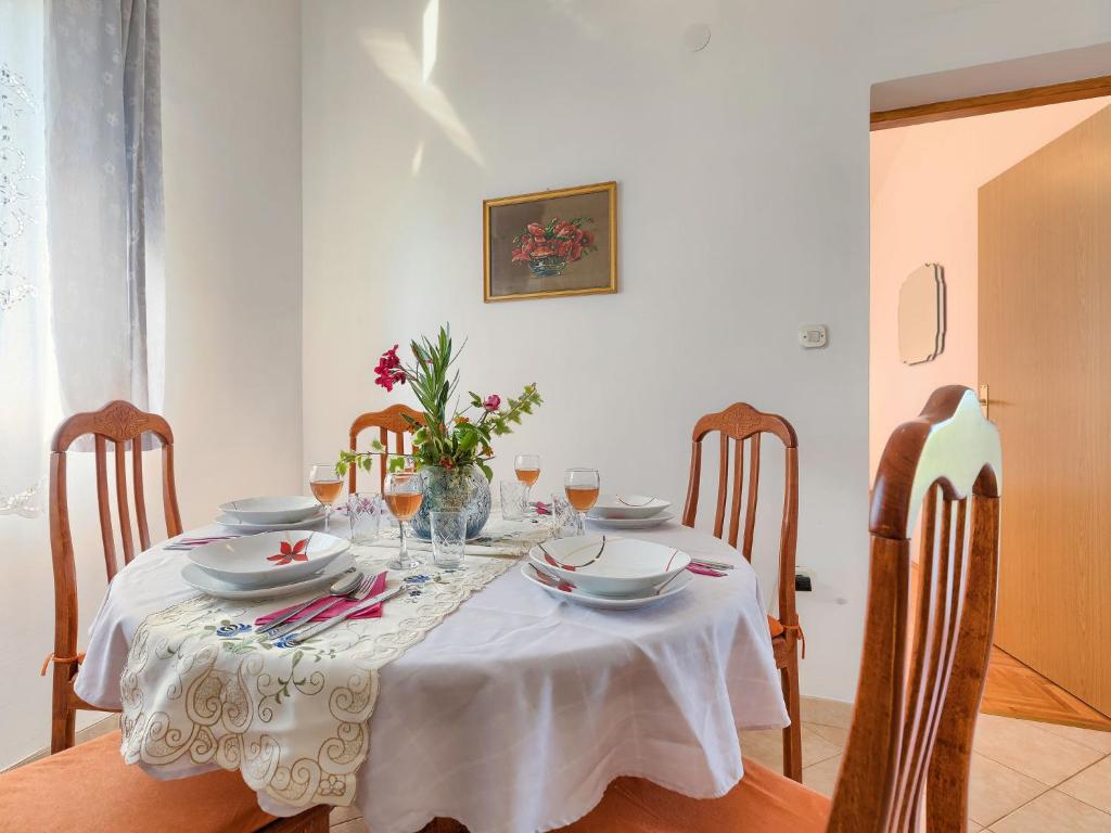 Zdjęcie z galerii obiektu Holiday Home Ana Lucija by Interhome w Puli