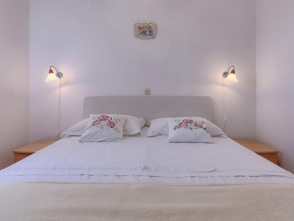 Łóżko lub łóżka w pokoju w obiekcie Holiday Home Ana Lucija by Interhome