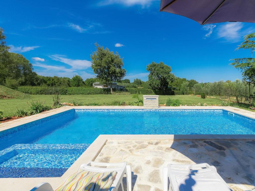 Basen w obiekcie Holiday Home Ana Lucija by Interhome lub w pobliżu