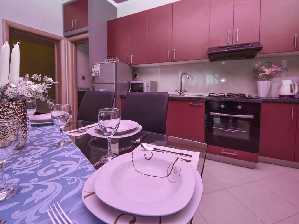 Een keuken of kitchenette bij Apartment &Scaron;kro&#x107;o by Interhome