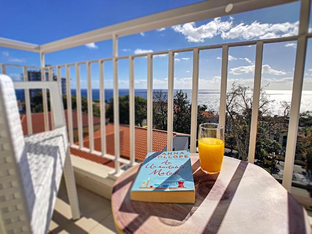 Lido Life - Ocean View balcony by LovelyStay