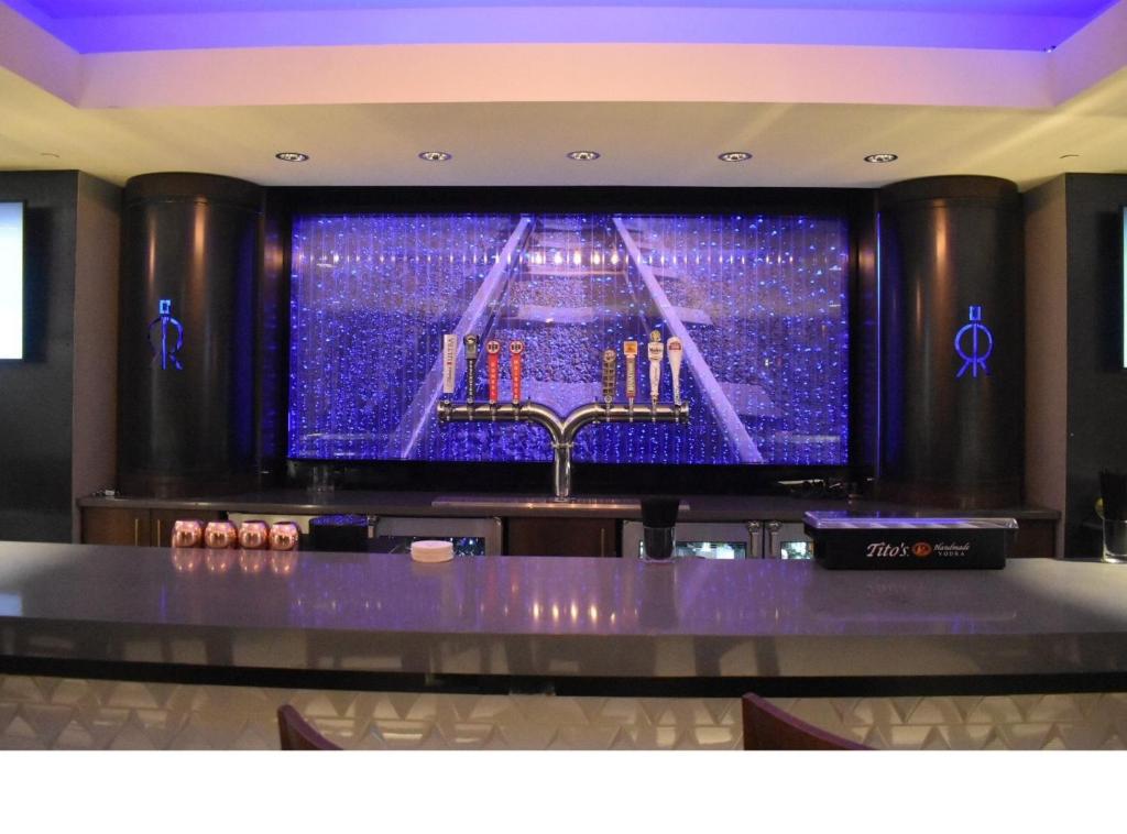 Crowne Plaza Kansas City Downtown by IHG photo