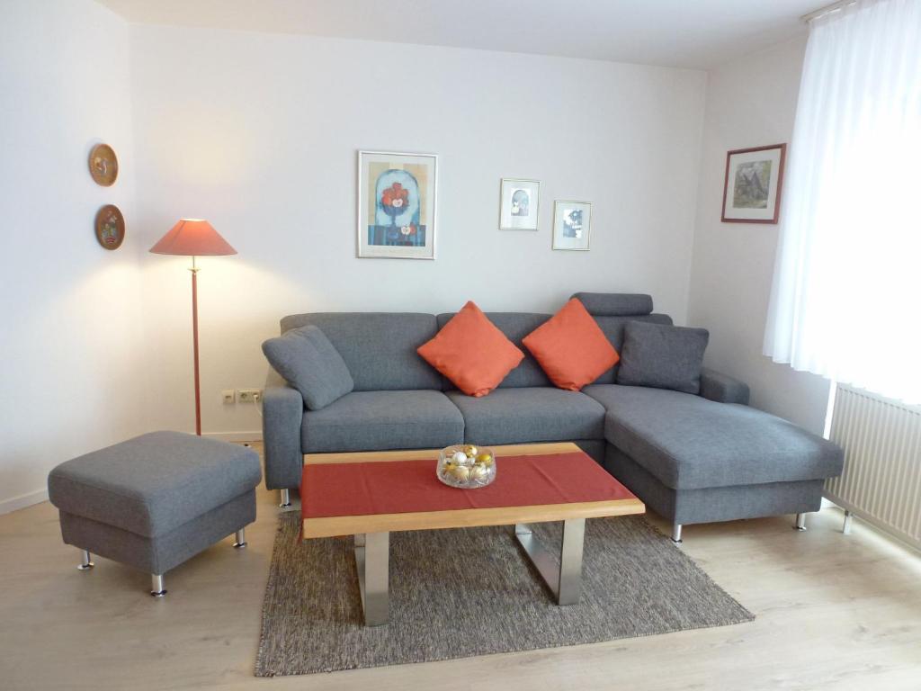 Apartment Schwarzwaldblick-26 by Interhome tesisinde bir oturma alanı