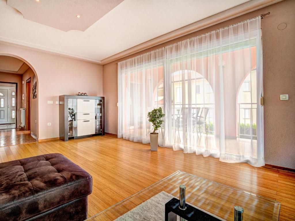 Posedenie v ubytovaní Apartment Tommy-1 by Interhome
