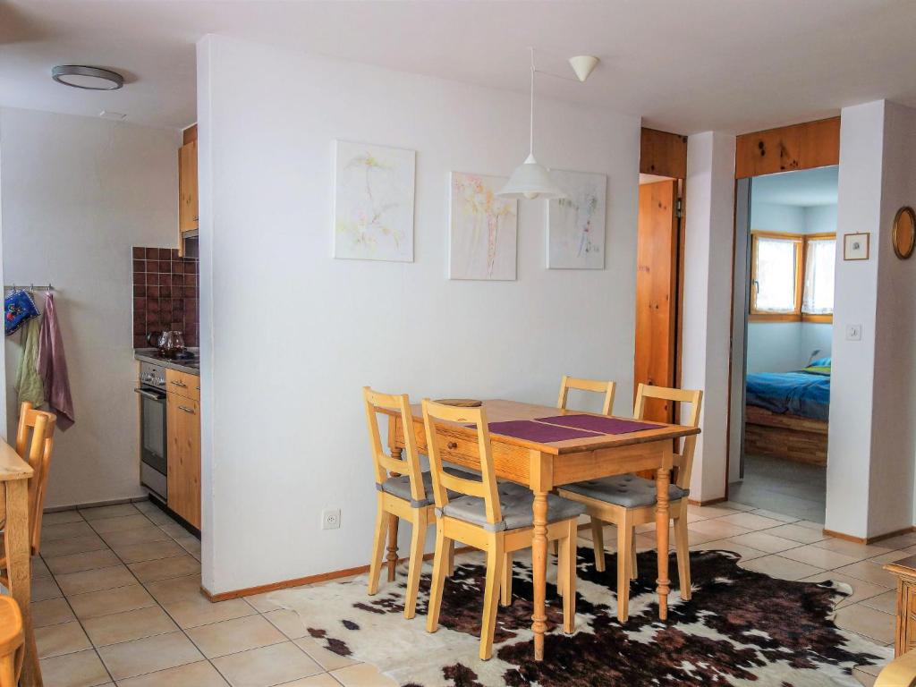 Kuchyň nebo kuchyňský kout v ubytování Apartment Girun Eder by Interhome