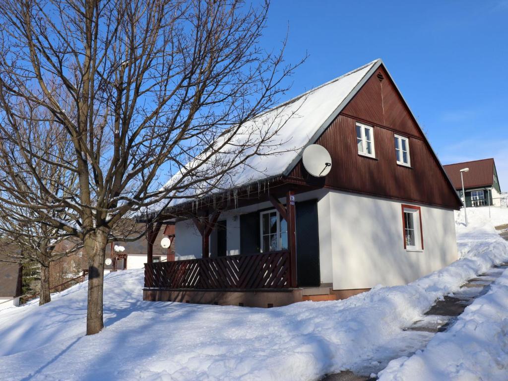 Holiday Home Holiday Hill 29 by Interhome v zimě
