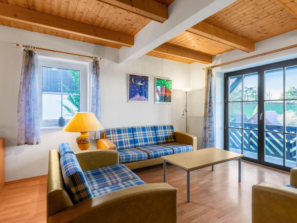 Posezení v ubytování Holiday Home Holiday Hill 51 by Interhome