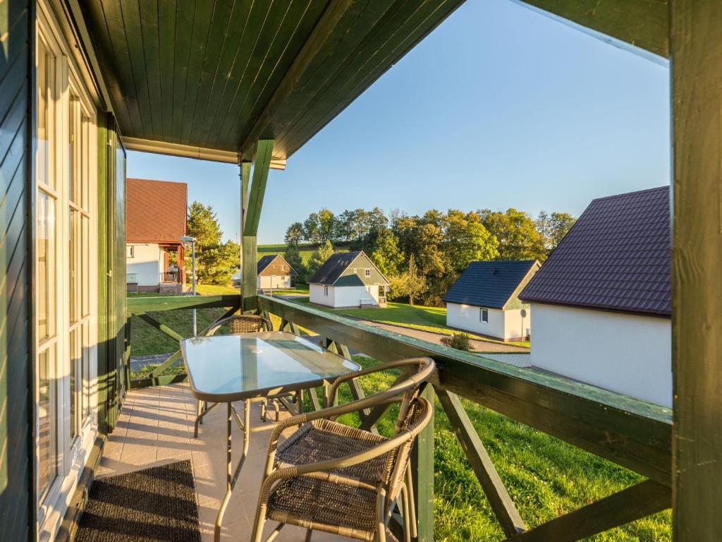 Balkon lub taras w obiekcie Holiday Home Holiday Hill 47 by Interhome