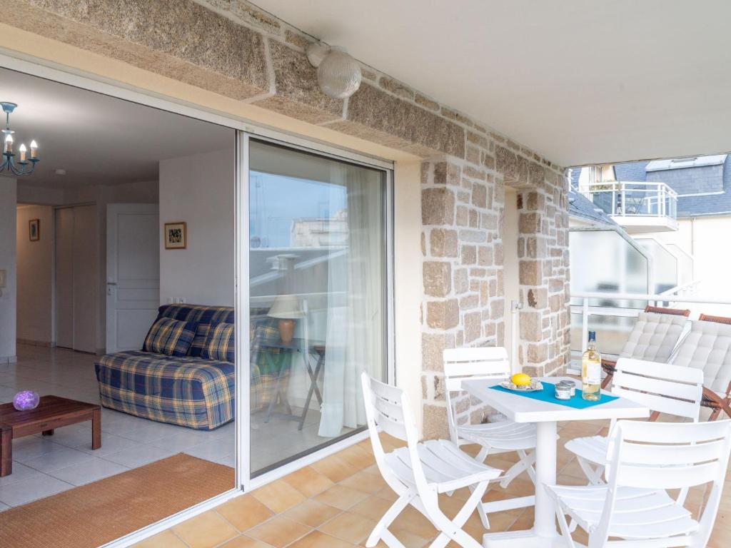 Posezení v ubytování Apartment Le Hoche by Interhome