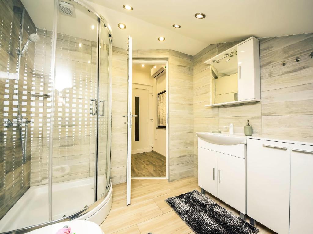 Koupelna v ubytování Apartment Matanovi Dvori-2 by Interhome