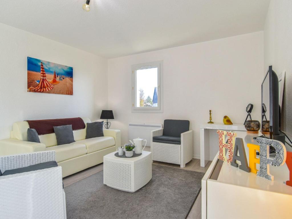 TV a/nebo společenská místnost v ubytování Apartment Le Vert Coteau-3 by Interhome