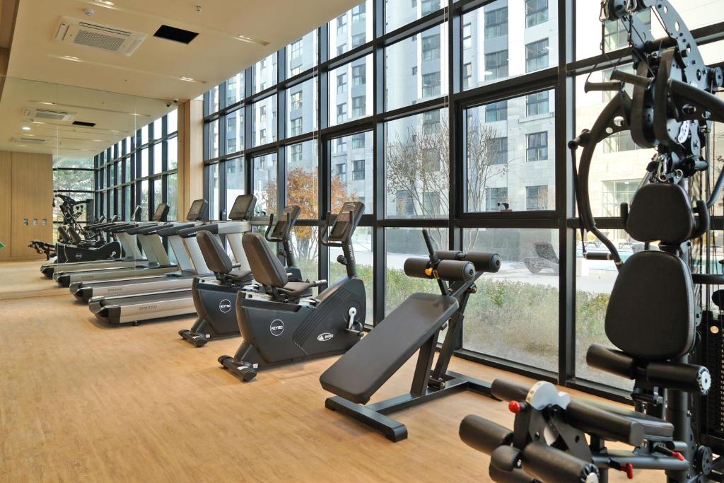 Fitness centrum a/nebo fitness zařízení v ubytování Chestertons Sokcho