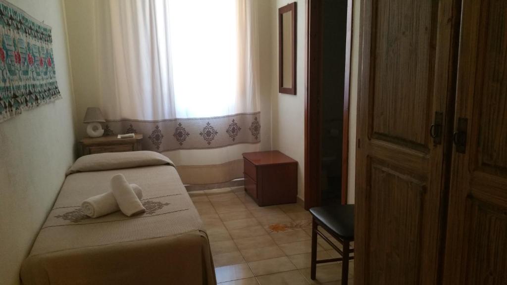 Hotel Plammas - Economy Single Room