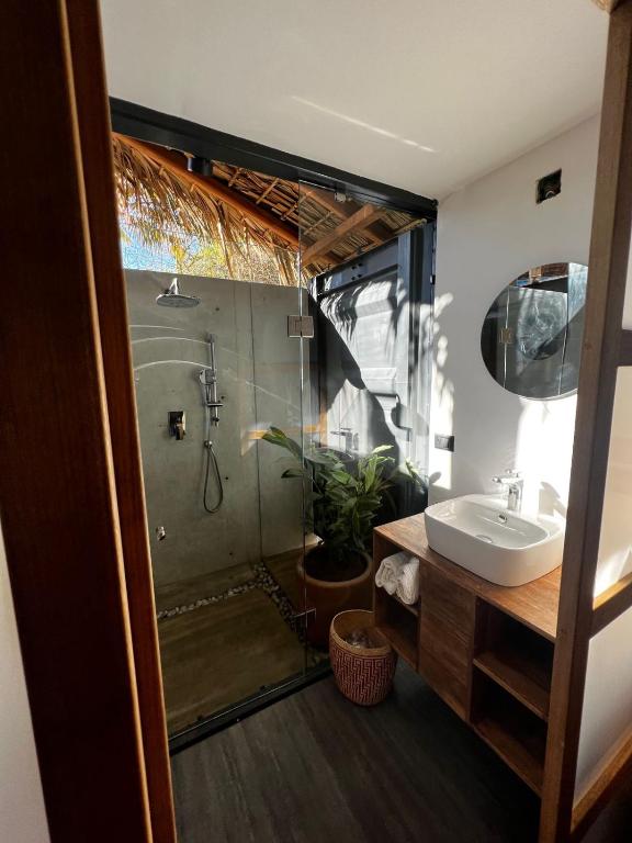 Foto sihtkohas San Agustinillo asuva majutusasutuse H20 Container Cabins galeriist