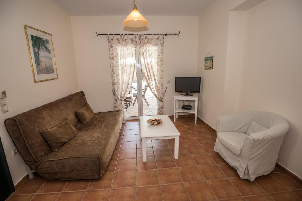 Posedenie v ubytovaní Rodi-Poros Green Village