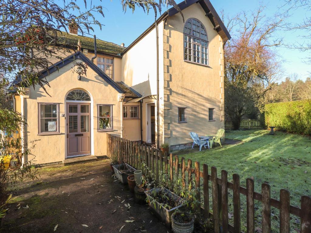 Ashfield Studio, Usselby (updated prices 2024)