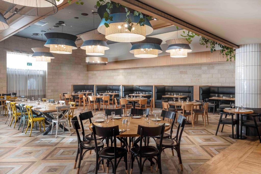 Restaurace v ubytování Ramat Rachel Resort