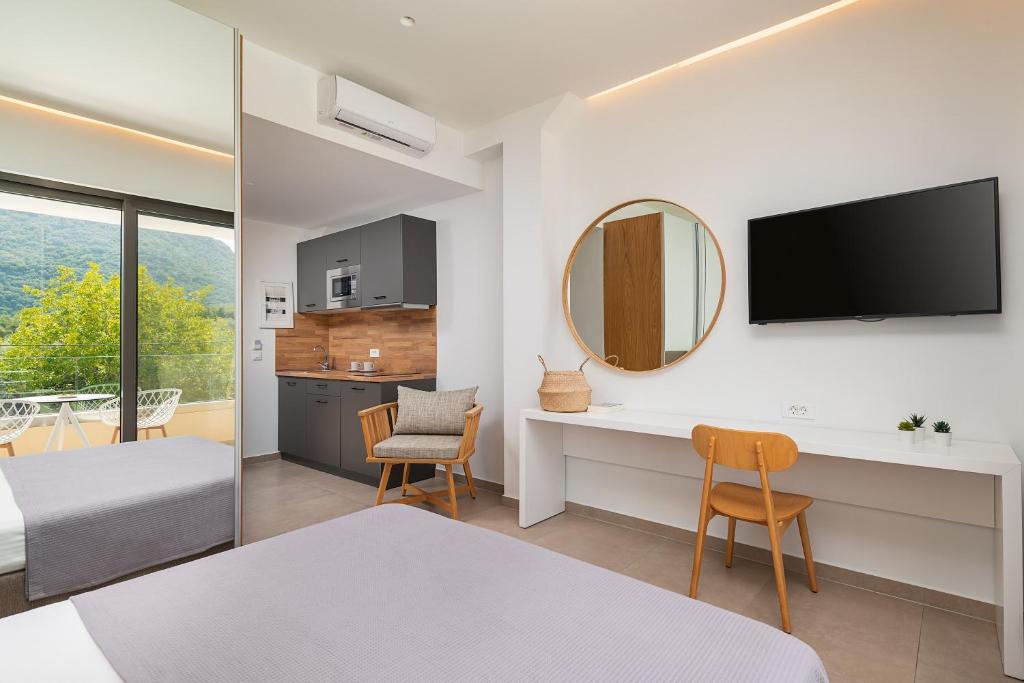 Postel nebo postele na pokoji v ubytování Urania Hotel