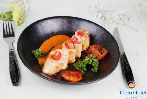 Makanan di atau berdekatan hotel