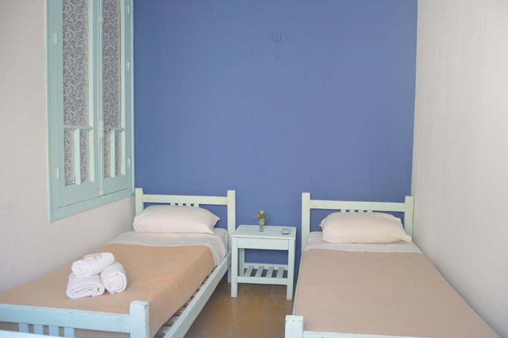 PASTORA Suites & Hostel - Punta del este - Doppel- Oder Zweibettzimmer Mit Gemeinschaftsbad