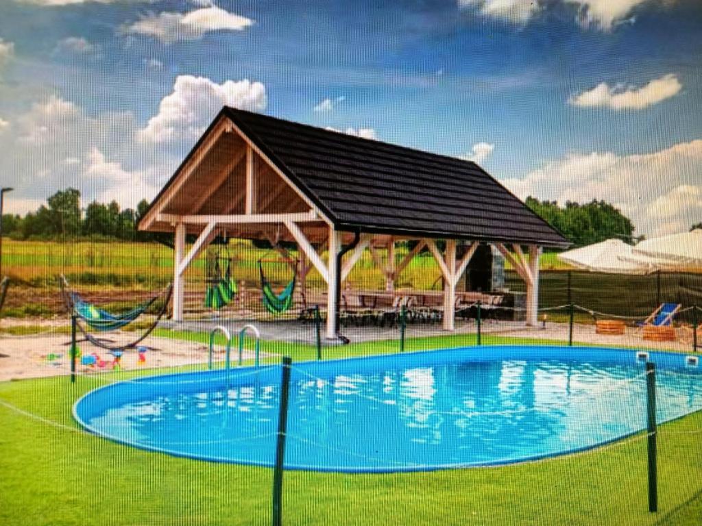 Bazén v ubytovaní Apartament Białka alebo v jeho blízkosti