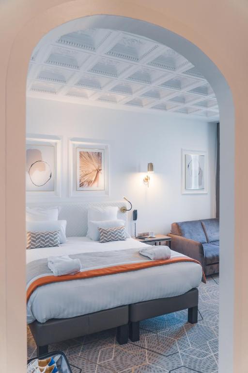 Oceania Hôtel d'Anjou Angers - Deluxe Triple Room