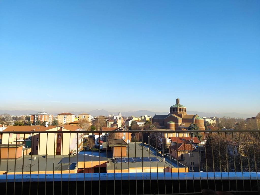 Nespecifikovaný výhled na destinaci Monza nebo výhled na město při pohledu z apartmánu