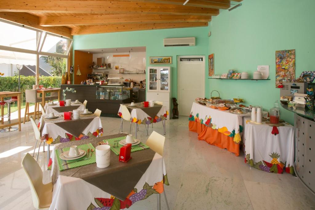 Restaurace v ubytování Hotel Vila Bahia
