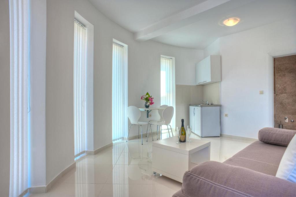 Posezení v ubytování Guest House Pržno Bay