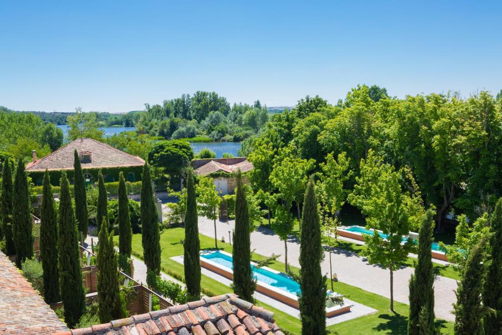 Bazén v ubytování Hacienda Zorita Wine Hotel & Spa nebo v jeho okolí