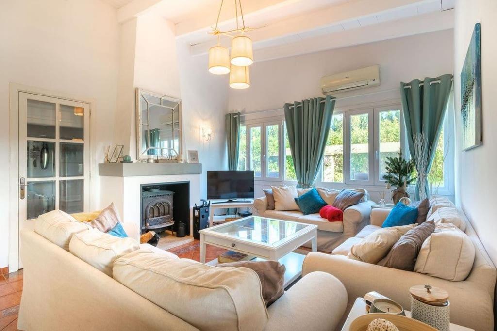 TV a/nebo společenská místnost v ubytování Magnifica Villa tranquila en el centro de Mallorca