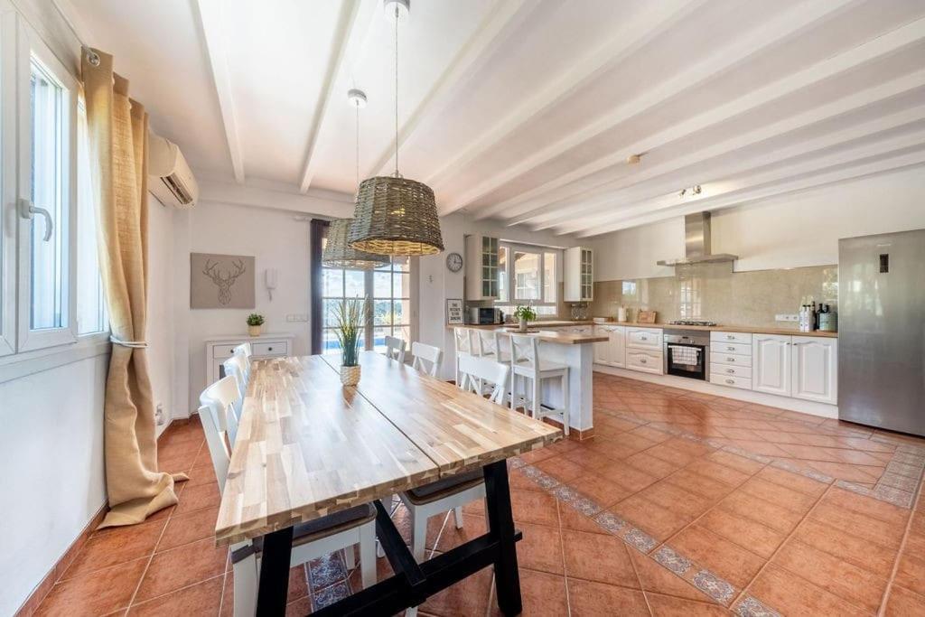 Kuchyň nebo kuchyňský kout v ubytování Magnifica Villa tranquila en el centro de Mallorca