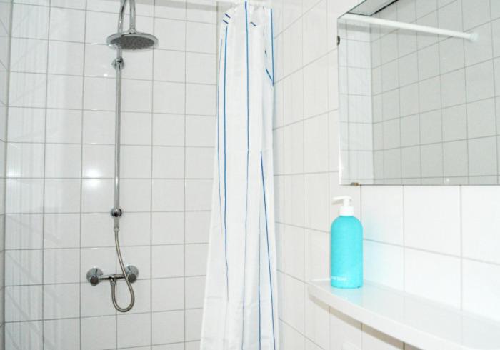 Un baño de Pink Flamingo Boutique Hostel