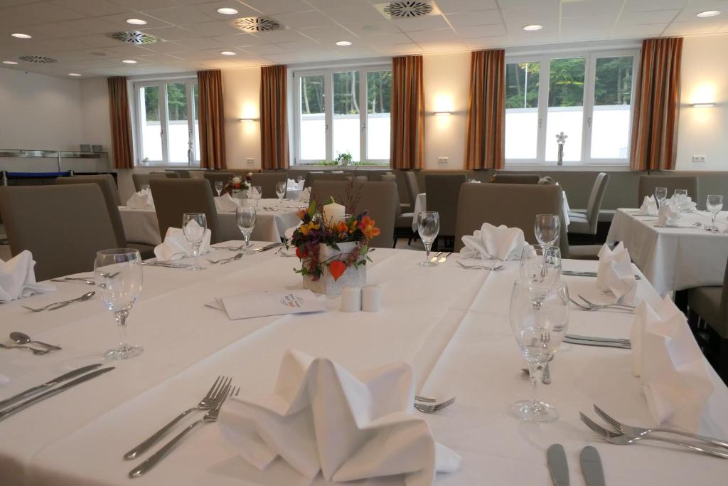 Restaurace v ubytování Sporthotel TREFF PUNKT