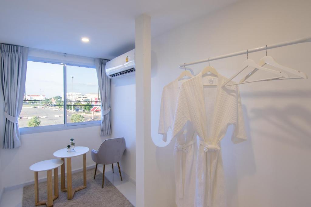 Thewhitehotel BY Charoensri - SHA Extra Plus - Resim 37