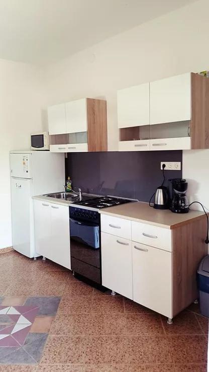 Kuchyňa alebo kuchynka v ubytovaní Apartments Ewa