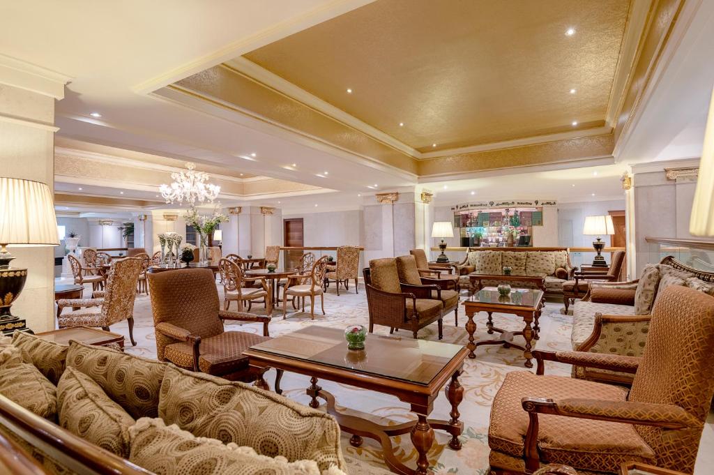 The Oberoi Madina المدينة أوبروي tesisinde bir oturma alanı