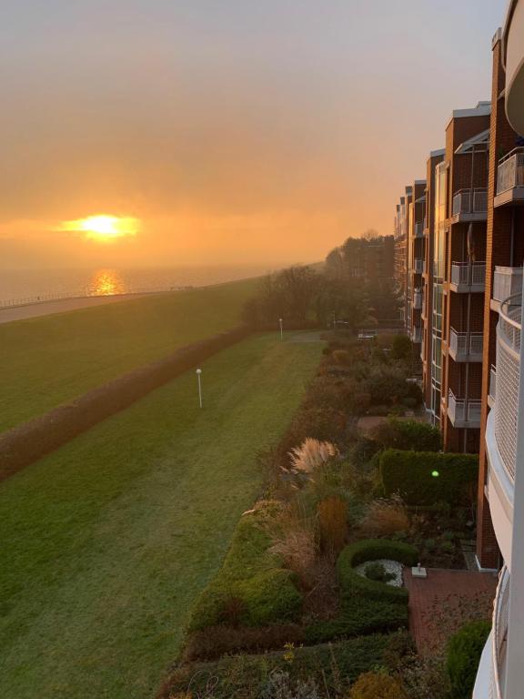 Imagen de la galería de Studio mit Meerblick und großer Loggia - Direktzugang zur Nordsee, en Wilhelmshaven