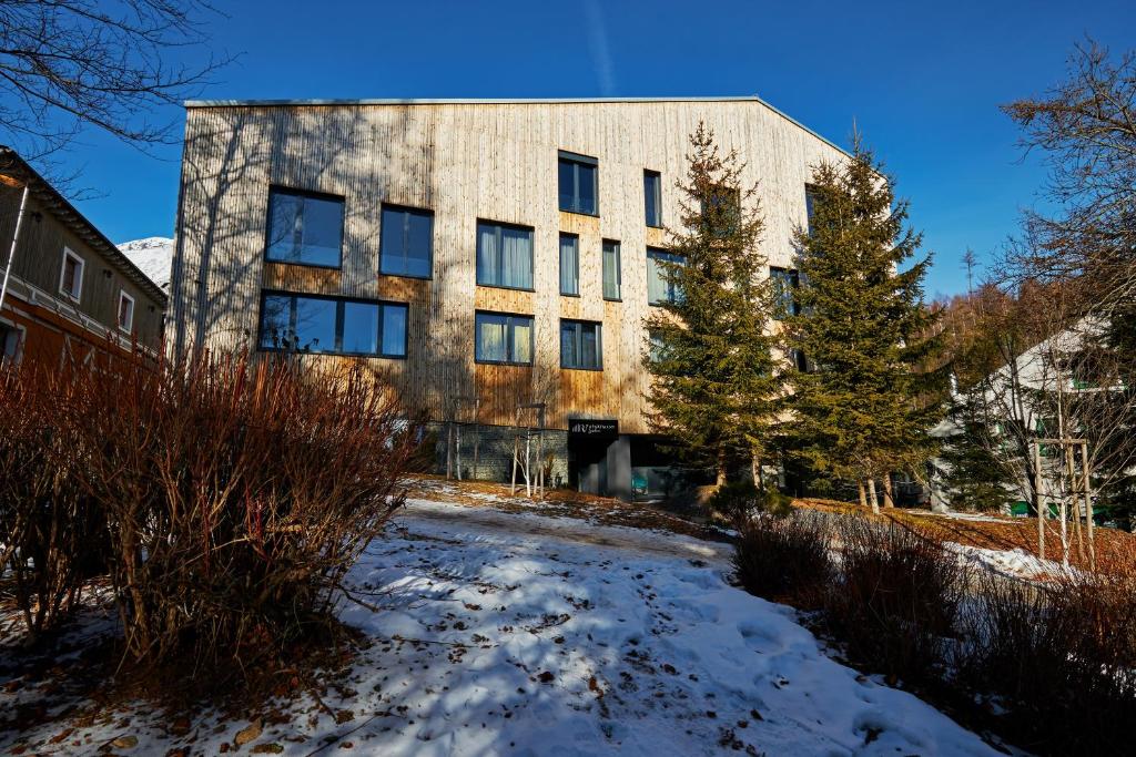 RV Apartment Olivine during the winter