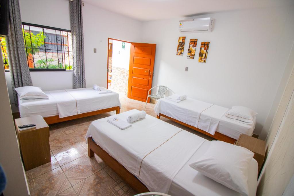 HOSPEDAJE SANTA MONICA