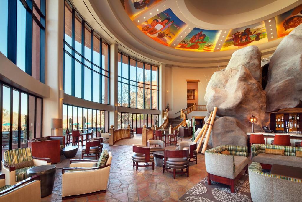 Posezení v ubytování Sheraton Grand at Wild Horse Pass