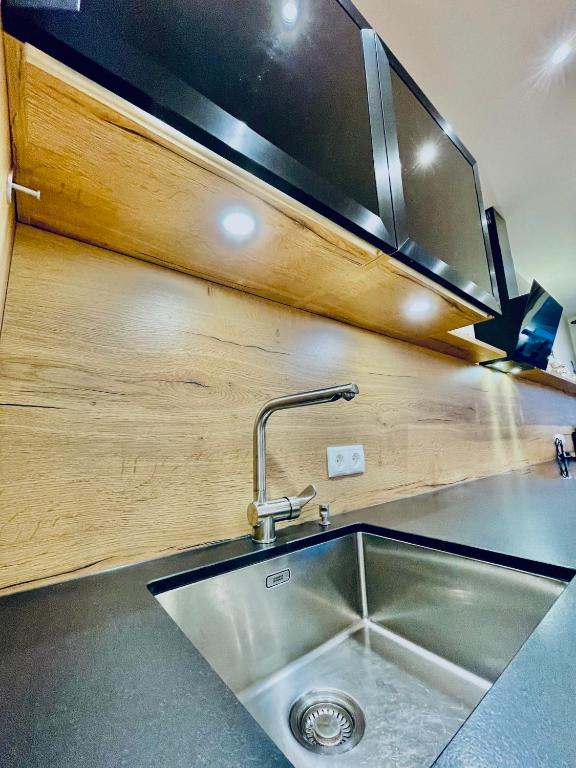 Kuchyňa alebo kuchynka v ubytovaní Royal Swan Appartement, Tirol