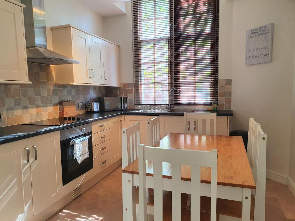 Central Apartments - Spacious 2 Beds - Twee Slaapkamers Appartement